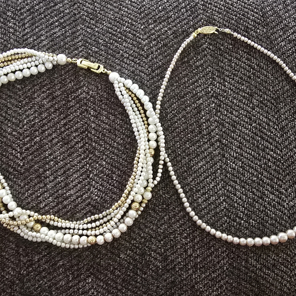 Elegant Gold and White Pearl Necklace Set